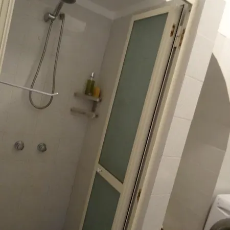 شقة Casa Malvasia ليباري